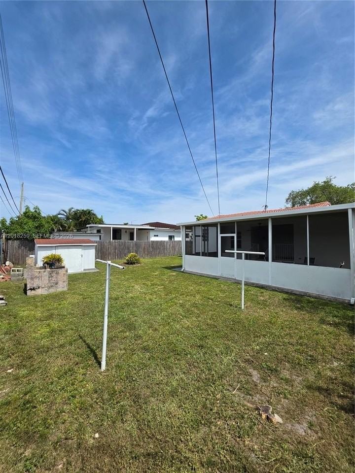 4601 Sw 5th St #0 - Photo 4 of 23