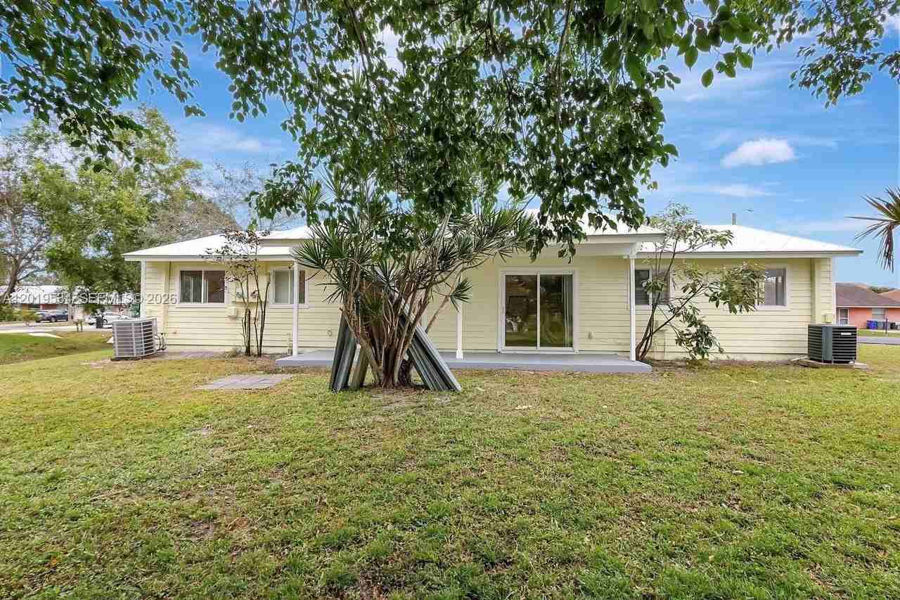4667 Se Salvatori Rd #4667 - Photo 4 of 29