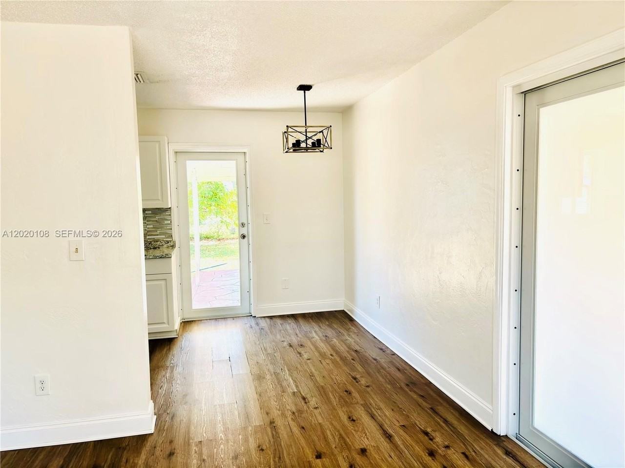9820 Caribbean Blvd - Photo 5 of 18