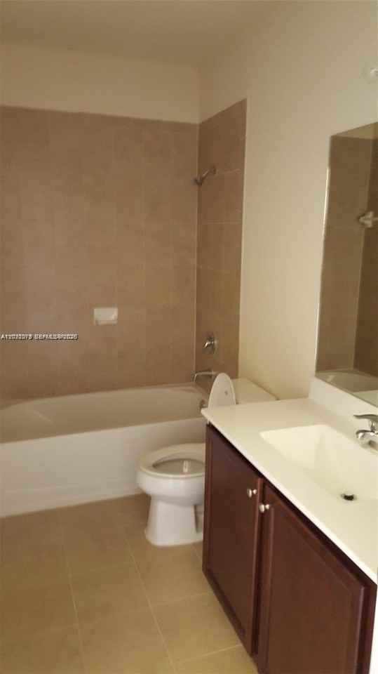 142 Se 28th Ter #7 - Photo 5 of 17