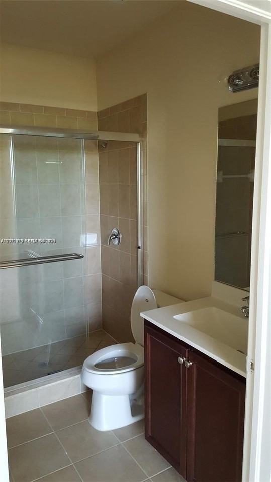 142 Se 28th Ter #7 - Photo 6 of 17