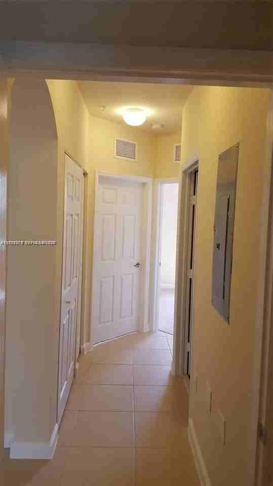 142 Se 28th Ter #7 - Photo 7 of 17
