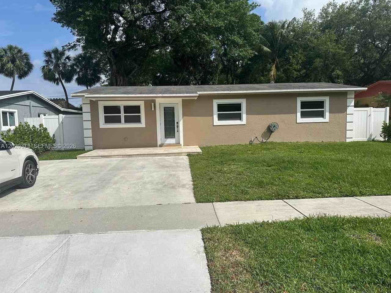4979 Sw 4th St - Photo 2 of 38