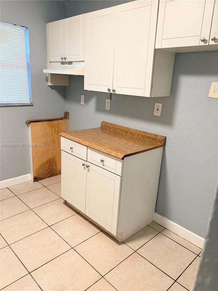 1329 Nw 6th Ave #A - Photo 6 of 13
