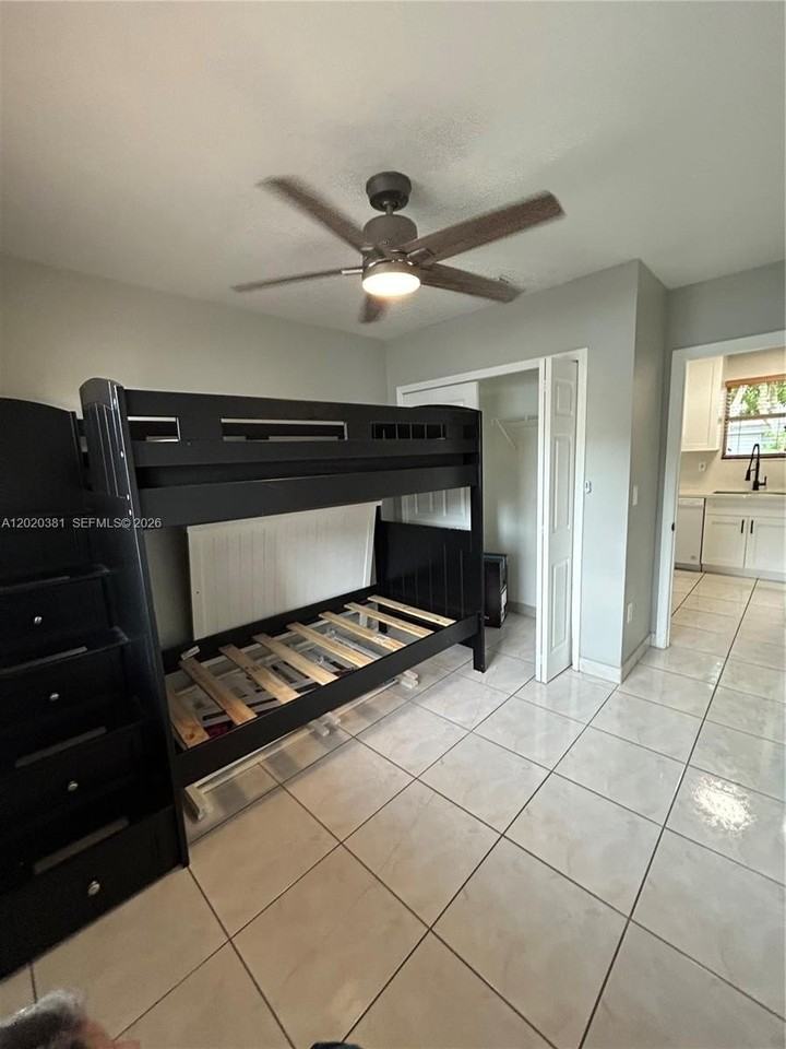 16940 Sw 94th Ave #0 - Photo 4 of 10