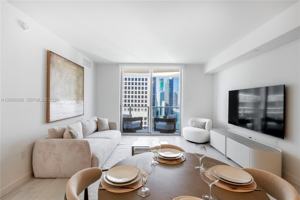featured image of 77 Se 5th St #3914