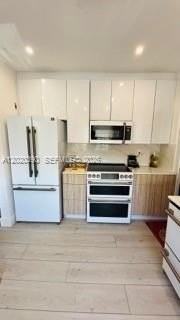 1670 Sw 20th St #2 - Photo 3 of 43