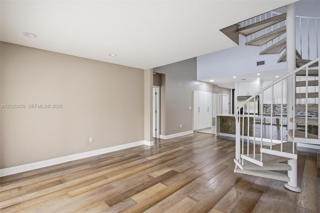 8555 Ardoch Rd - Photo 7 of 42