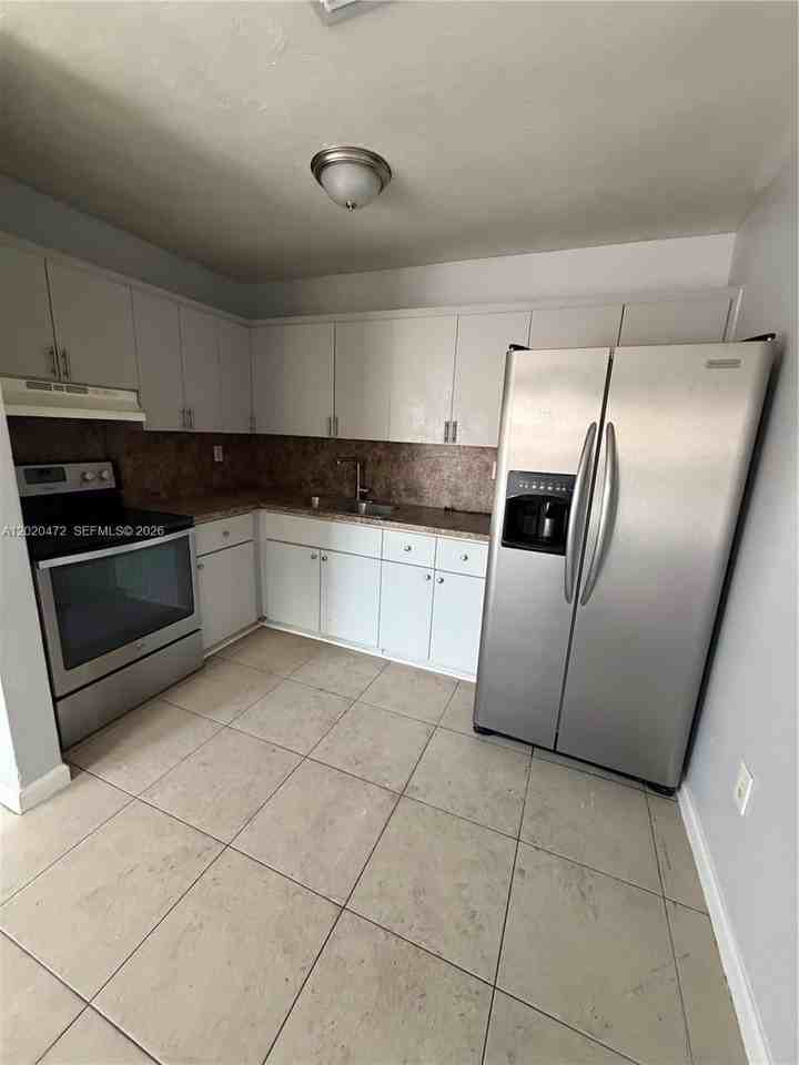 2924 Nw 132nd Ter #3 - Photo 4 of 12
