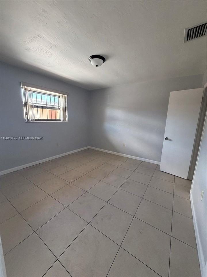 2924 Nw 132nd Ter #3 - Photo 5 of 12