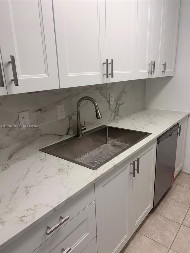 8753 Nw 39th St #8753 - Photo 6 of 14