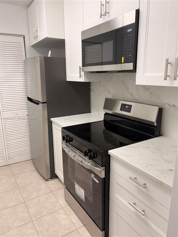 8753 Nw 39th St #8753 - Photo 7 of 14