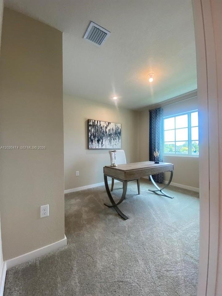 440 Nw 11th Ave #1 - Photo 5 of 5