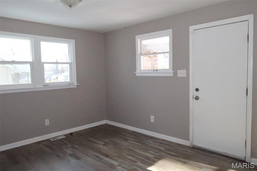 5460 Hamilton Ave - Photo 3 of 18