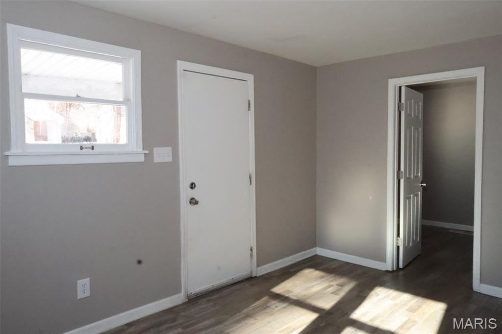 5460 Hamilton Ave - Photo 4 of 18