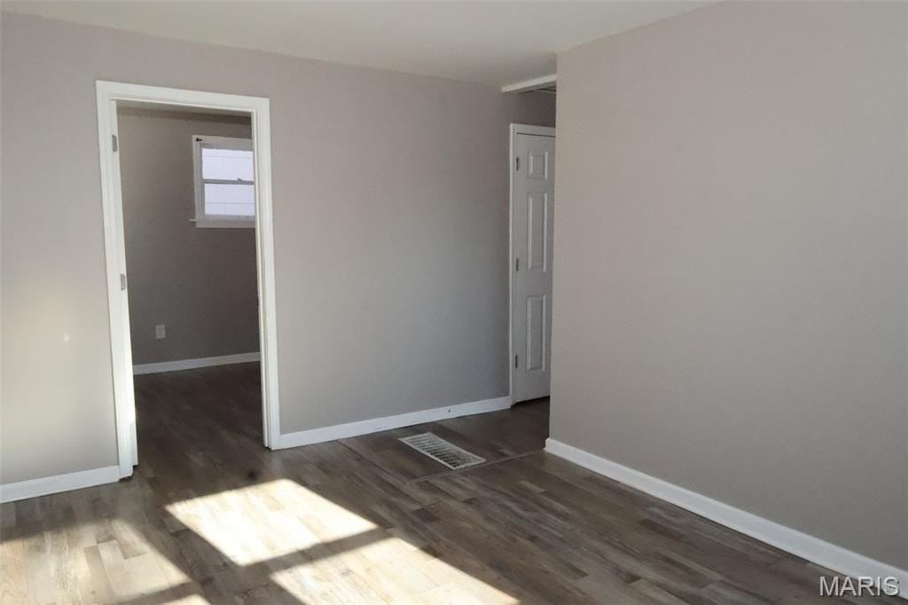 5460 Hamilton Ave - Photo 5 of 18