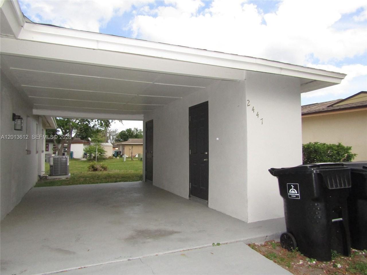 2447 Messina Ave - Photo 3 of 8