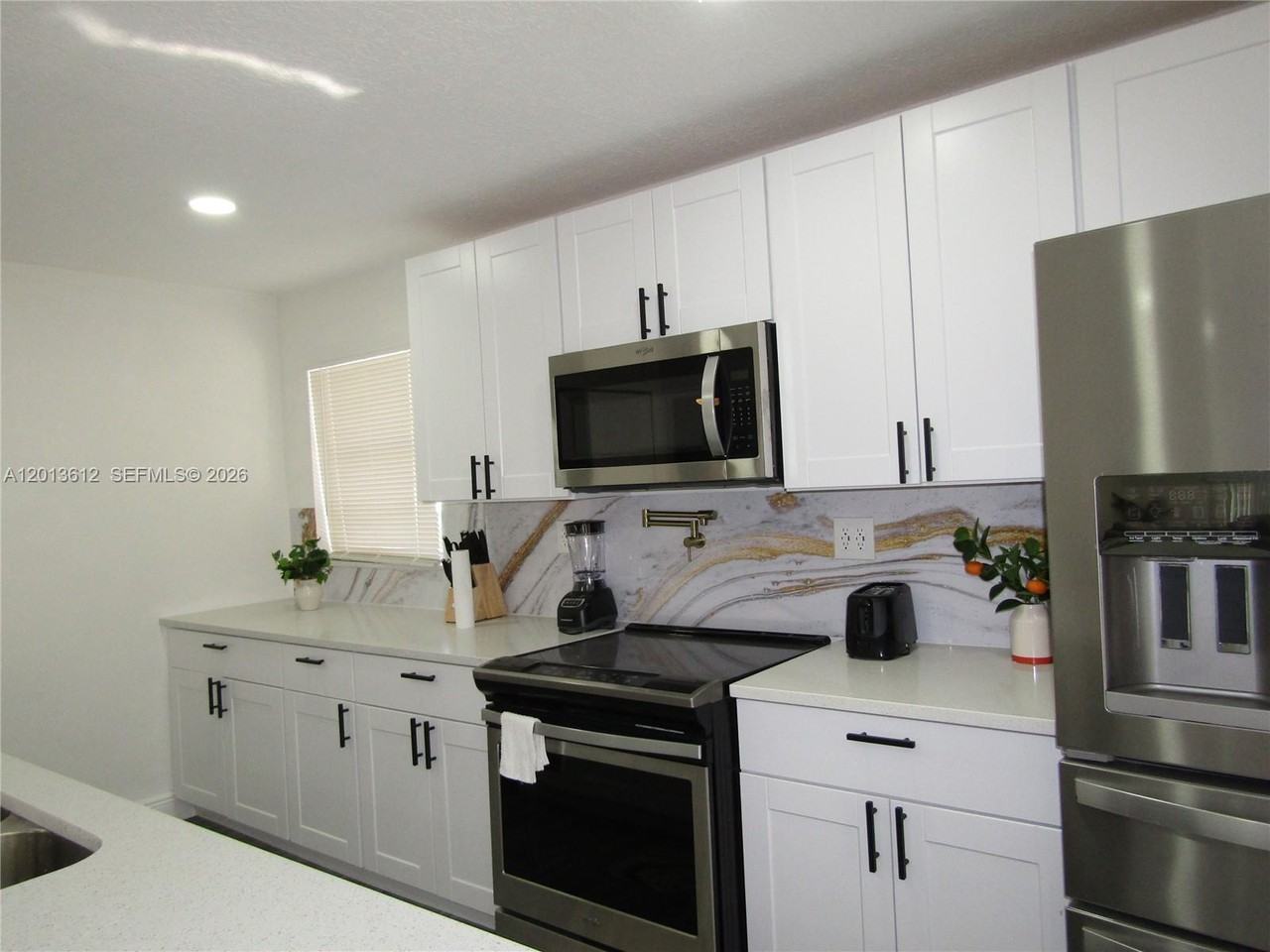 2447 Messina Ave - Photo 6 of 8