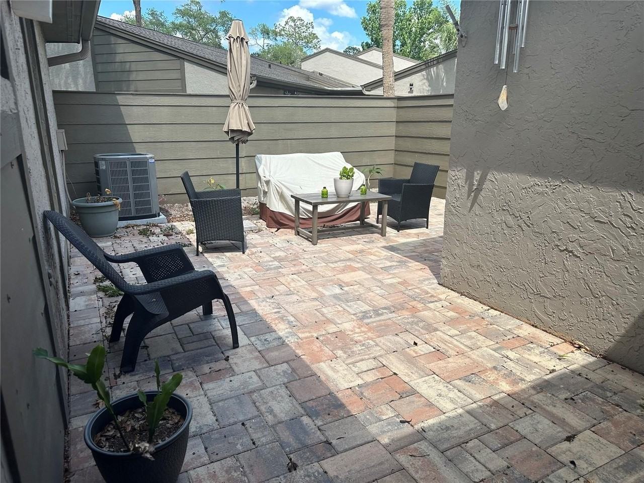 435 Meadowood Blvd - Photo 4 of 17