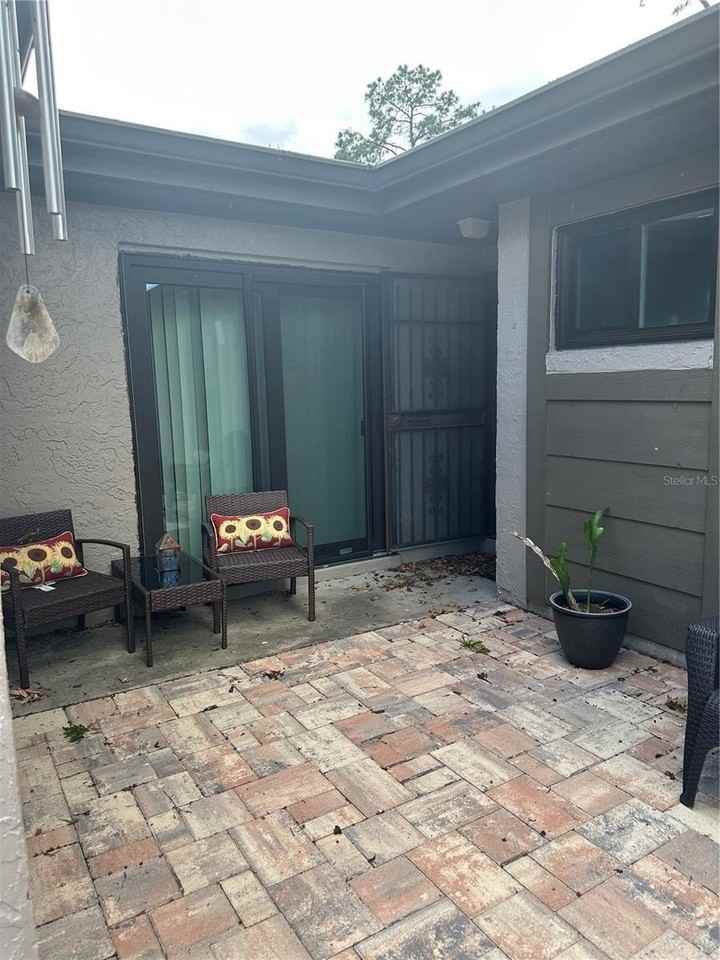435 Meadowood Blvd - Photo 5 of 17
