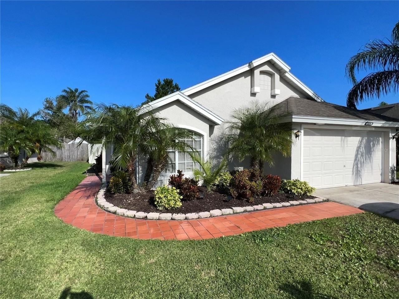 2620 Regency Oak Ln