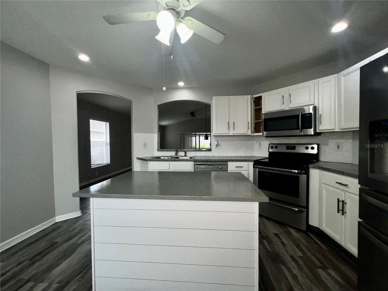2620 Regency Oak Ln - Photo 6 of 36