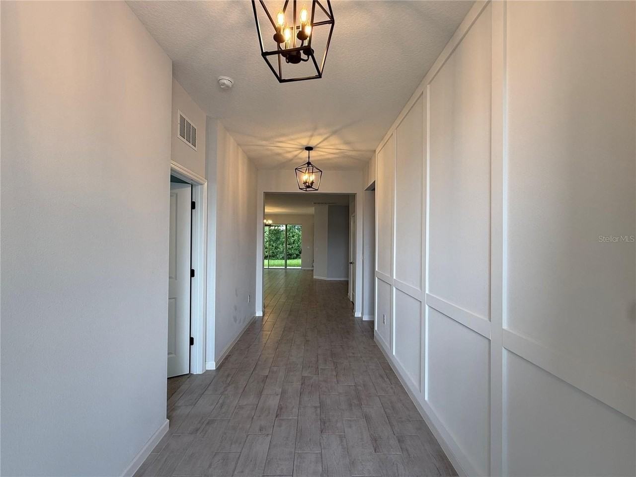 5075 Grand Teton Ct - Photo 3 of 24