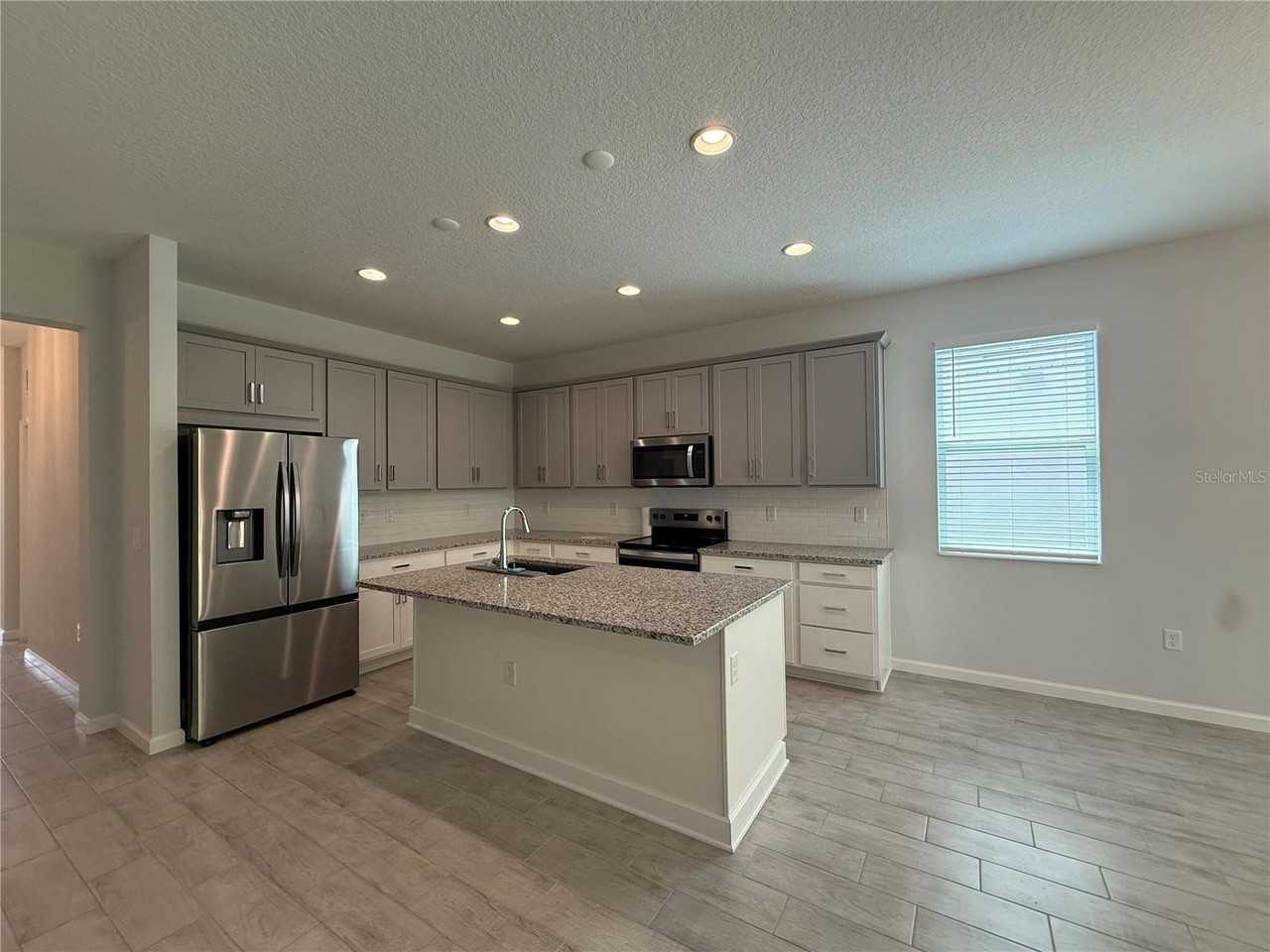 5075 Grand Teton Ct - Photo 4 of 24