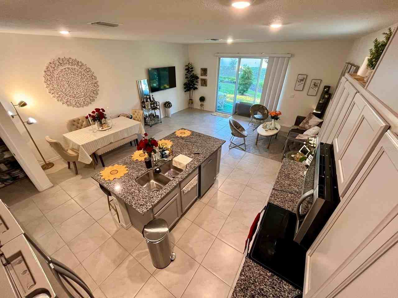 1256 Draintree St - Photo 6 of 32