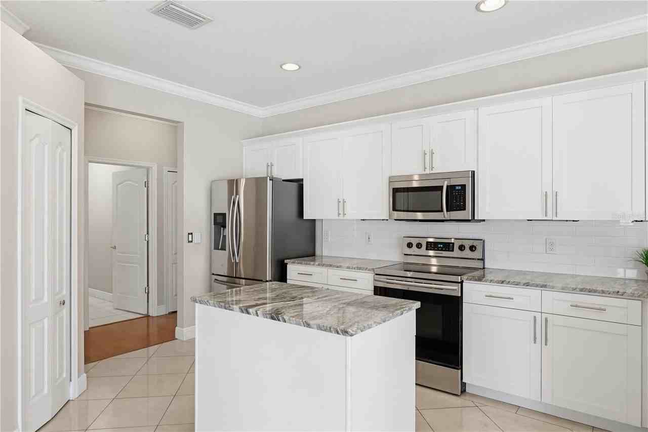 10115 Kingsbridge Ave - Photo 7 of 35