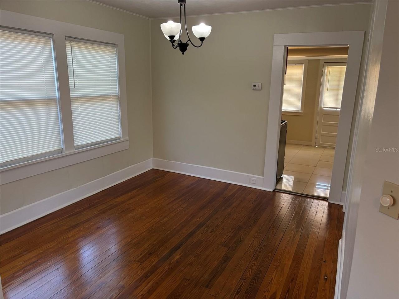 3844 Burlington Ave N - Photo 4 of 20
