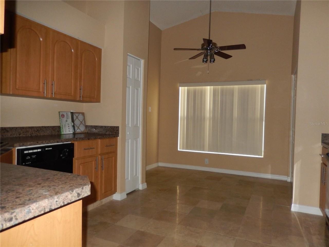 817 Frankford Dr - Photo 3 of 14