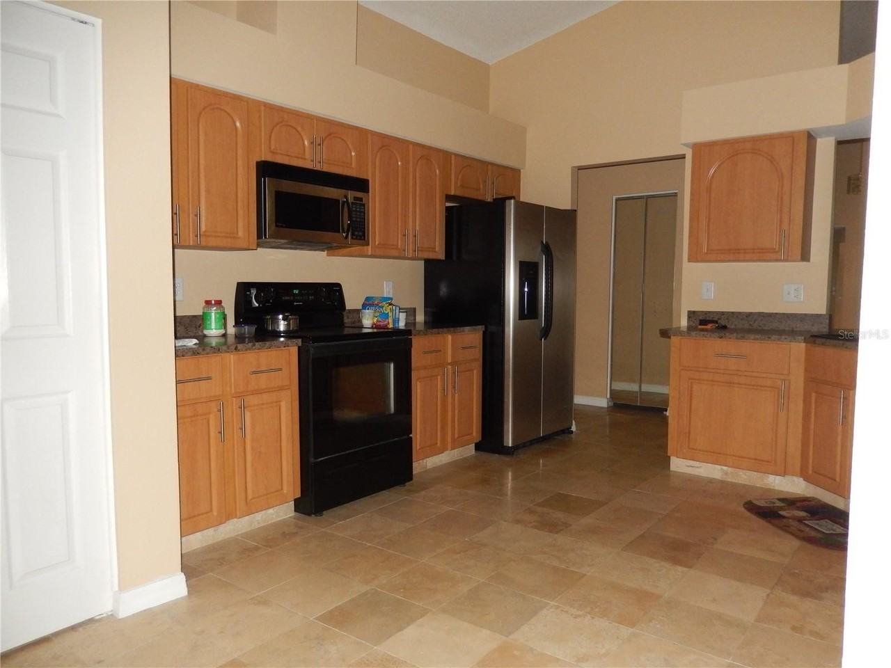 817 Frankford Dr - Photo 4 of 14