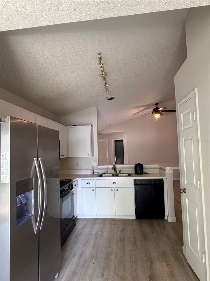 6623 Summer Haven Dr - Photo 5 of 18