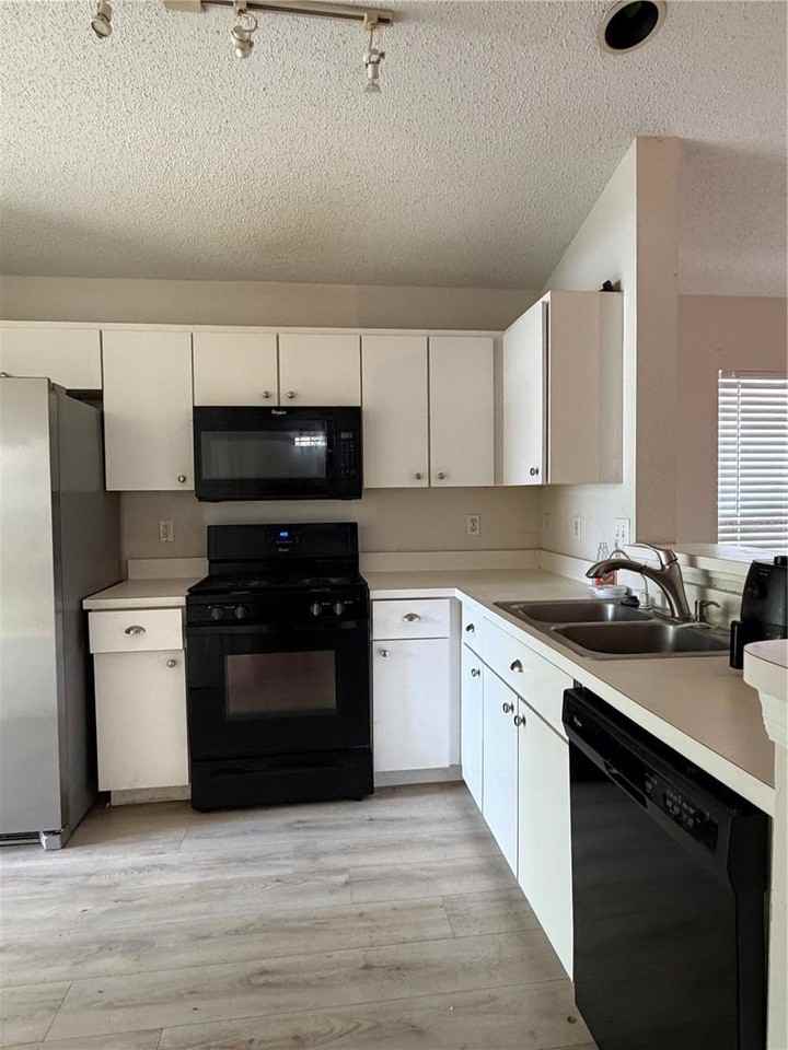 6623 Summer Haven Dr - Photo 6 of 18