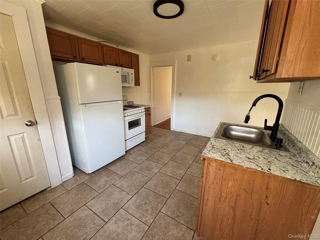 16 Mansion St - Photo 4 of 22