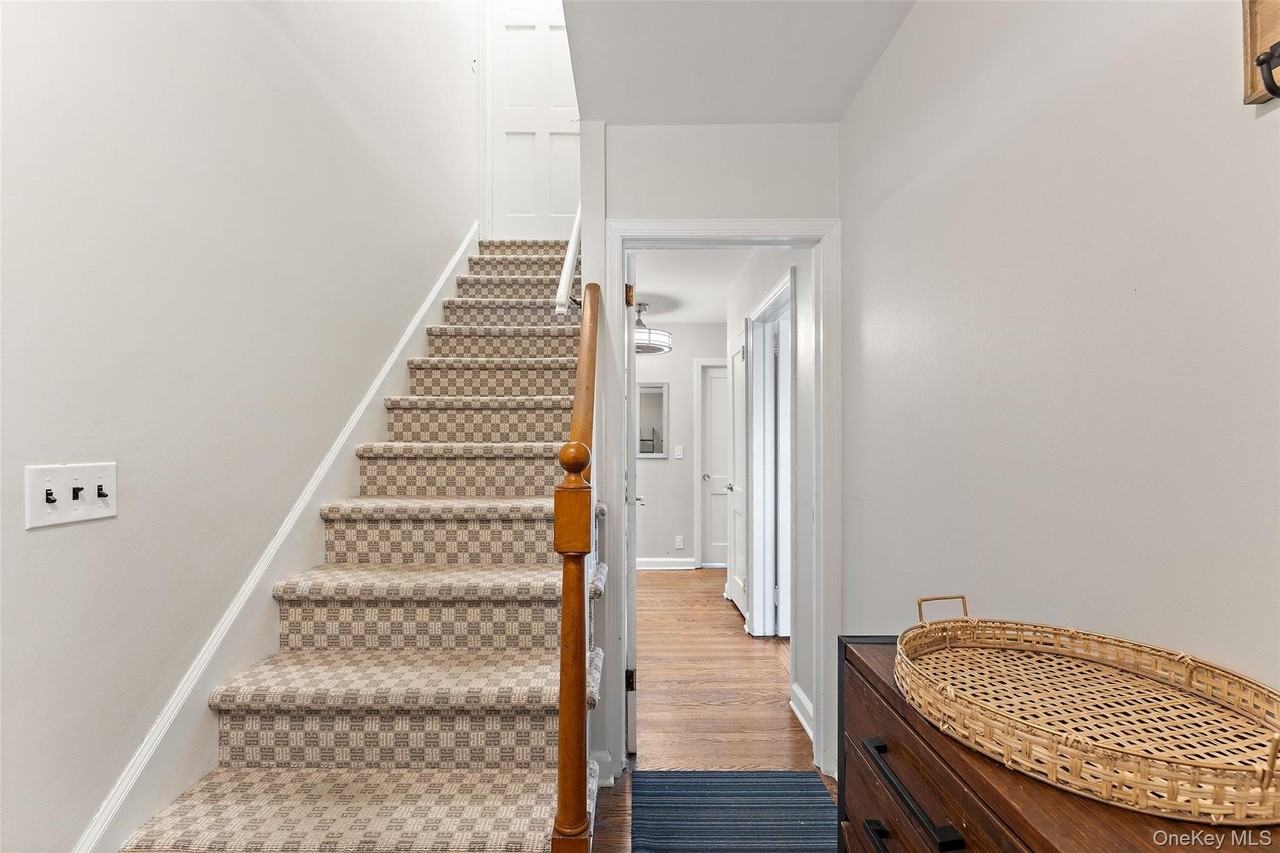 17 Terrace Ave - Photo 3 of 23