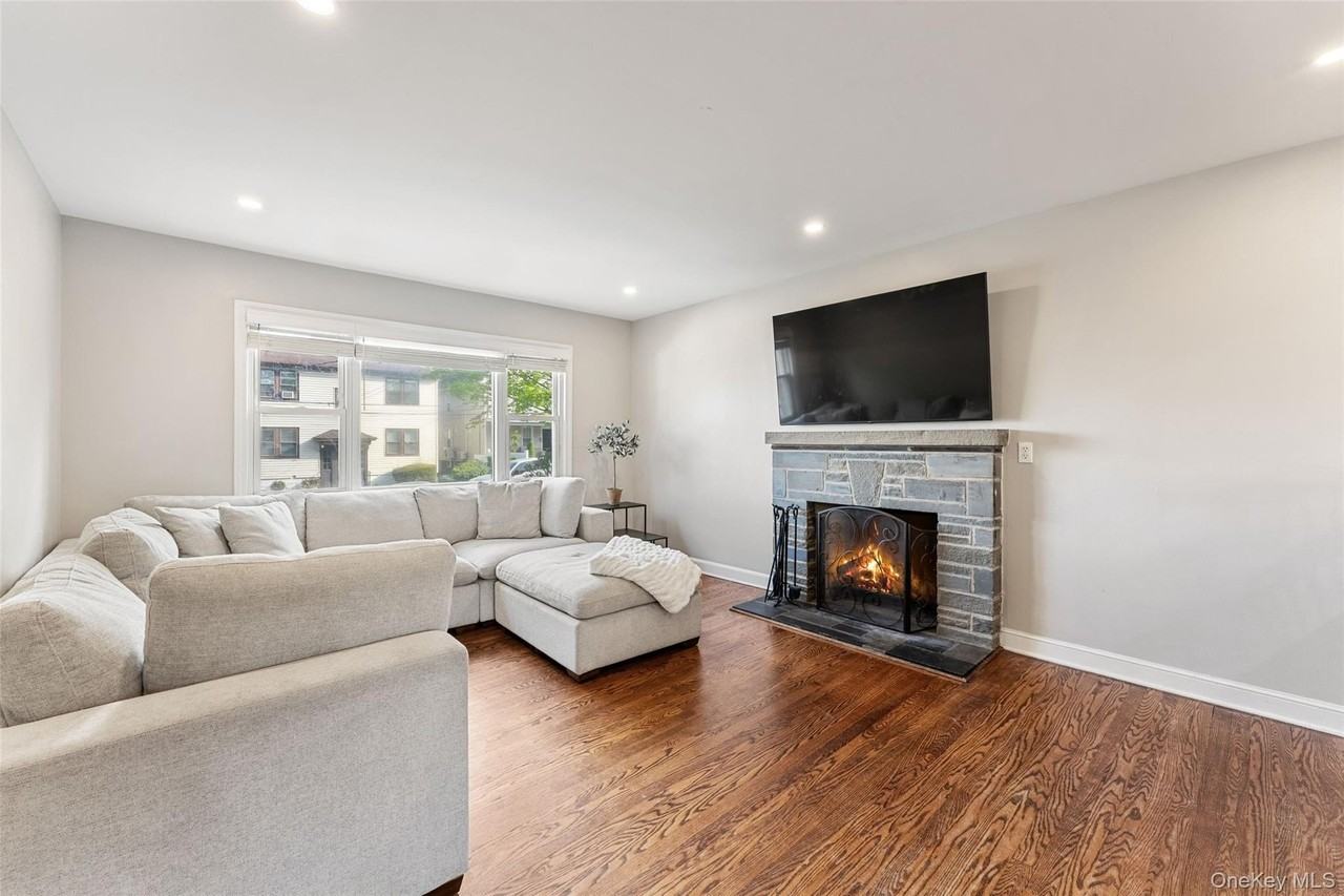 17 Terrace Ave - Photo 4 of 23