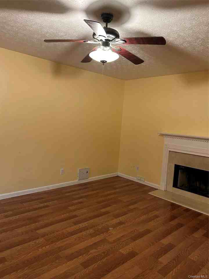 60 Parc Ct - Photo 4 of 25