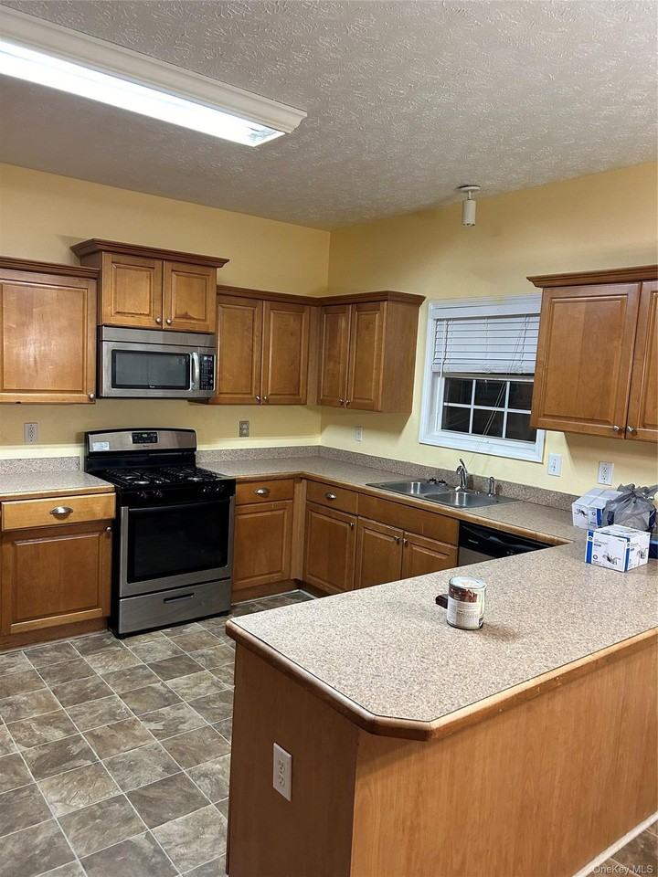60 Parc Ct - Photo 5 of 25