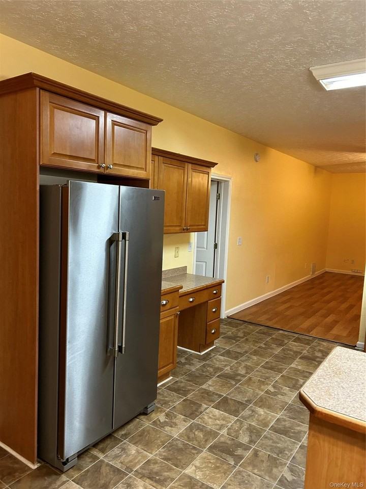 60 Parc Ct - Photo 6 of 25