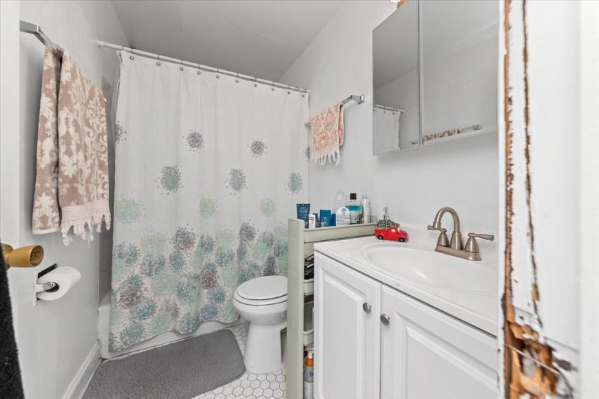 300 Marlene Ct - Photo 6 of 9