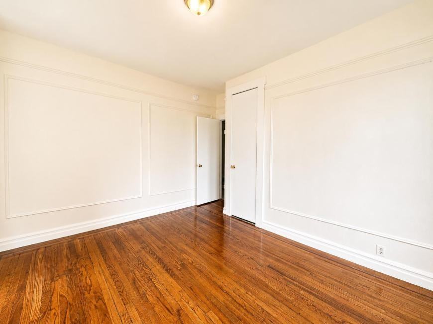 2507 Cruger Ave - Photo 4 of 10