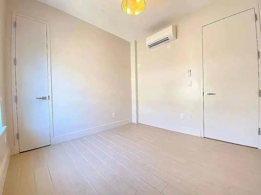 273 W 138th St - Photo 6 of 10