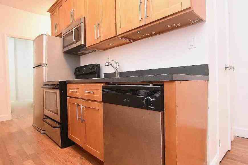 75 Fort Washington Ave - Photo 3 of 6