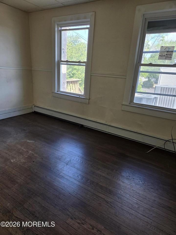 605 Broadway #2 - Photo 4 of 5