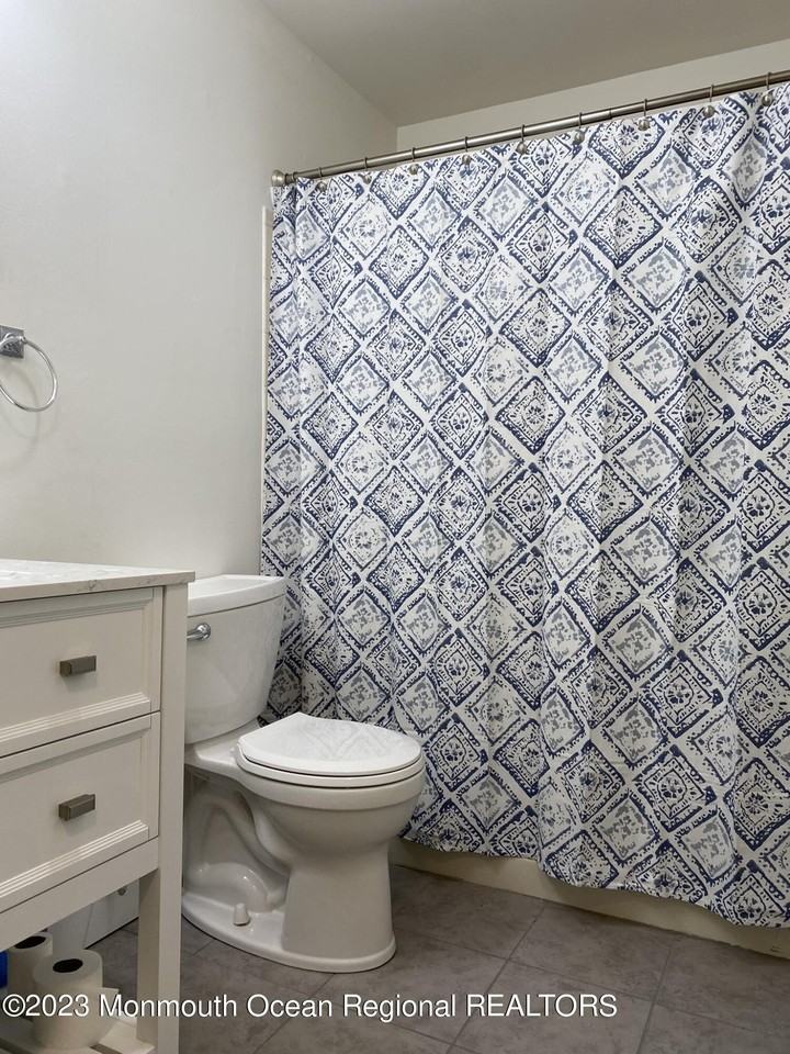 231 Atlantic St #26 - Photo 5 of 15