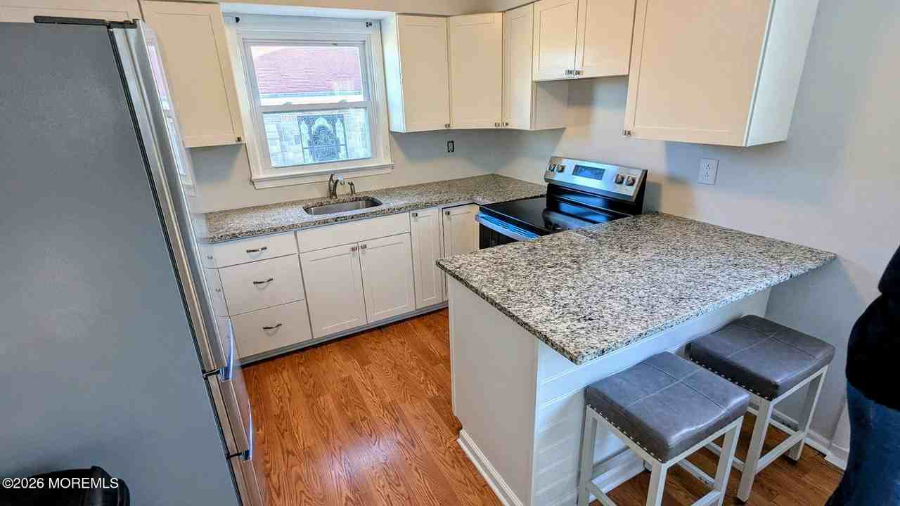 433 Garfield Ln - Photo 5 of 13