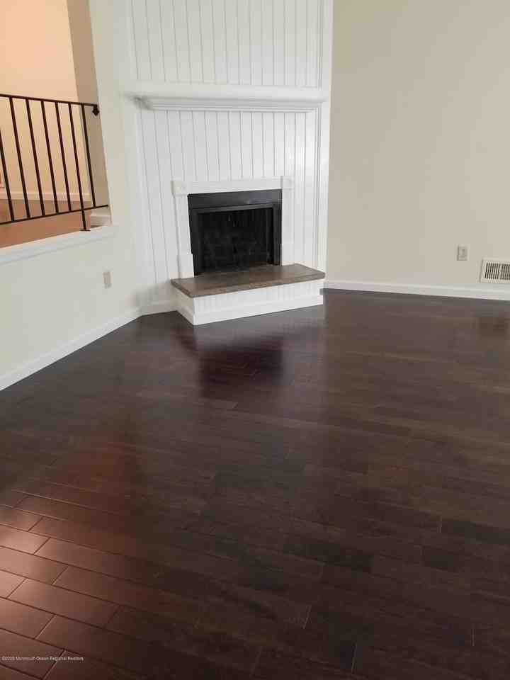 415 Middlewood Rd - Photo 3 of 13