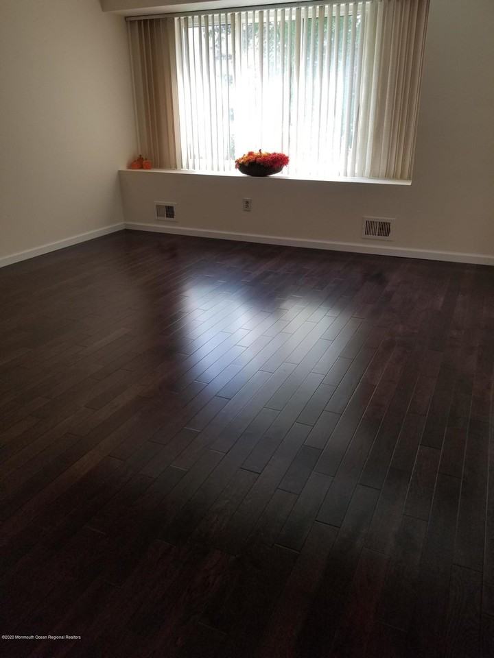 415 Middlewood Rd - Photo 4 of 13